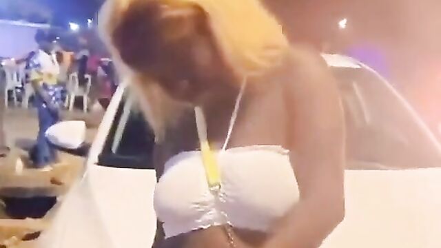 Drunk Ghanaian Woman Caught Fingering Herself In Public - 4 image