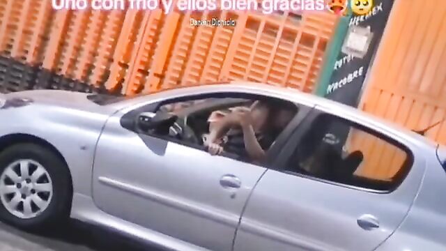 Crazy Couple Caught Having Sex In The Car In Public - 4 image