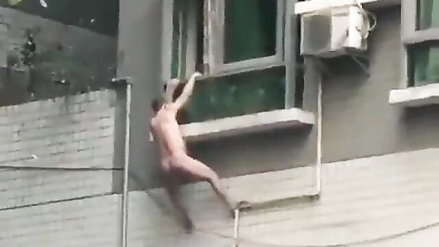Naked man falls from storey building after getting caught cheating - 5 image