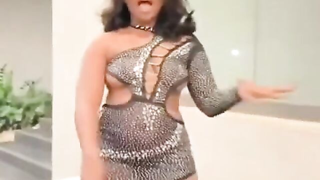 Ghana: Abena Korkor Caught Without Panties In Public - 5 image