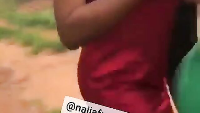 Boobs Out As 2 Igbo Nigerian Girls Get Caught Fighting Over A Man In Public - 5 image