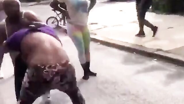 Breasts Pop Out As 2 Black Girls With Big Breasts Get Caught Fighting In Public Over A Rich Man - 5 image