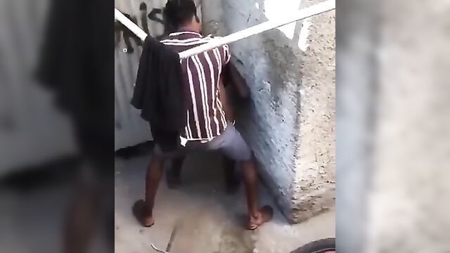 Guy Caught Having Sex With A Street Whore In The Backyard Without Condom In Public - 2 image