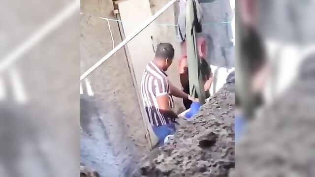 Guy Caught Having Sex With A Street Whore In The Backyard Without Condom In Public - 4 image