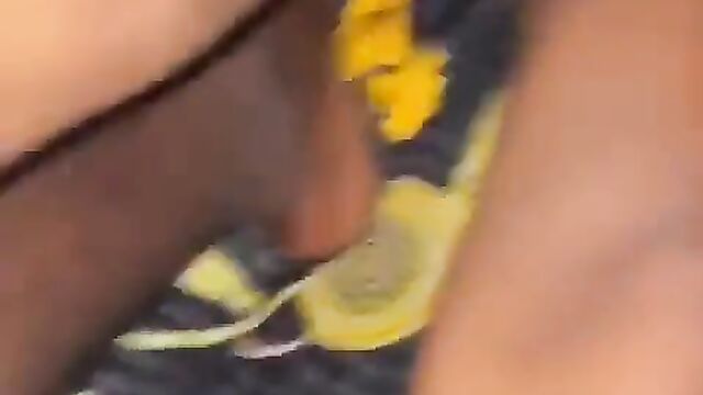 Nigerian Girl Opening Her Toto For Her Boyfriend To Chop Her Without Condom - 5 image