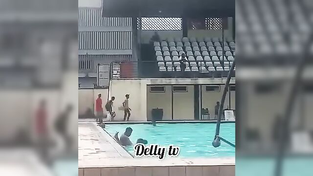 African Couple Caught Having Sex In The Pool In Public - 4 image