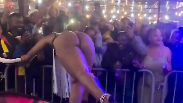 Naked Ass Of Zodwa Wabantu Exposed In Public - 1 image