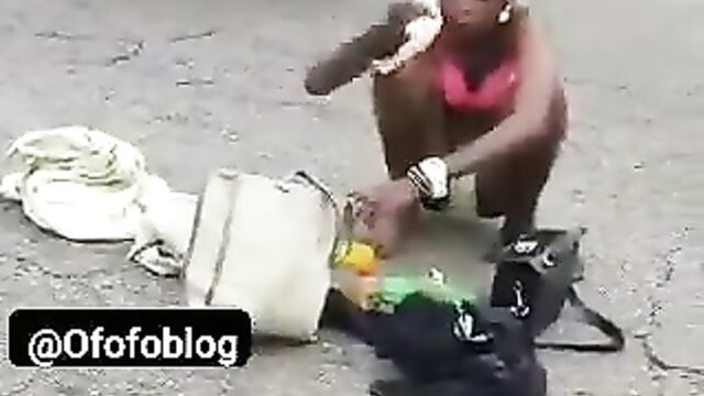 Woman Strips And Runs Mad In Public In Ilorin, Nigeria - 4 image