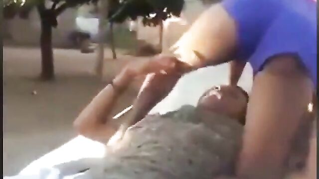 He couldn’t eat her pussy because her pussy was smelling - 3 image