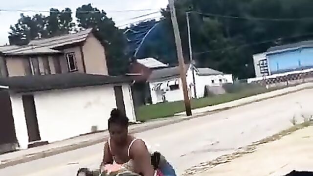 Boobs Out As African American Girl Beats Up Her 2 Opponents While Fighting In Public