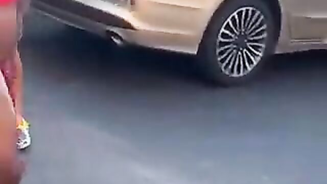 Breasts Pop Out As Pregnant Woman Gets Caught Fighting In Public – Part 1