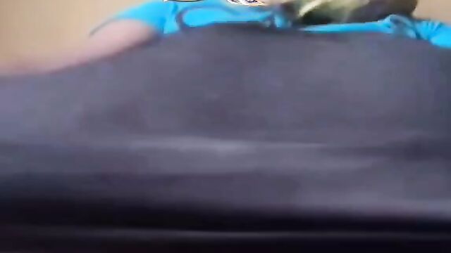 Edo Girl Caught Showing Pussy To Her Sugar Daddy In Public