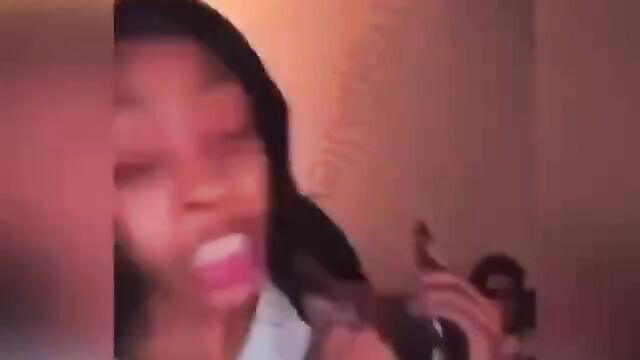 Girl Gets Mad And Shows Her Clean Naked Vagina In Public On Live, After Being Accused Of Having An Infection With Bumps On Her Pussy