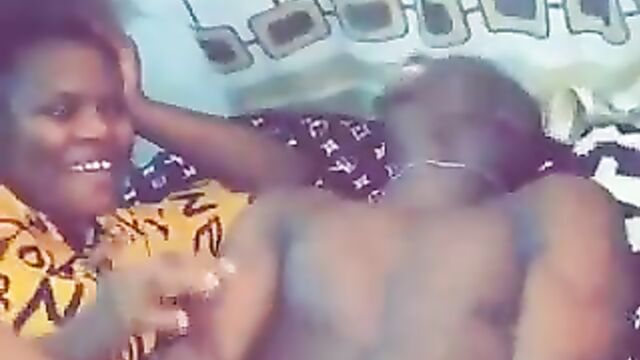 Video Of Nigerian Girl Licking And Sucking Her Boyfriend’s Nipples - 5 image