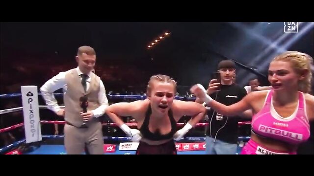 Boxing Champion Daniella Hemsley Showing Breasts In Public