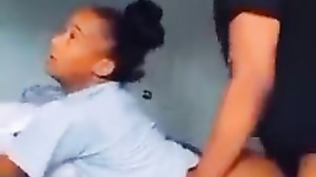 He fucked her brains out while she was on phone with her boyfriend - 4 image