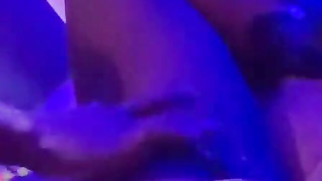 Fingering A Naked Stripper And Playing With Her Toto In Public In A Nigerian Club - 4 image