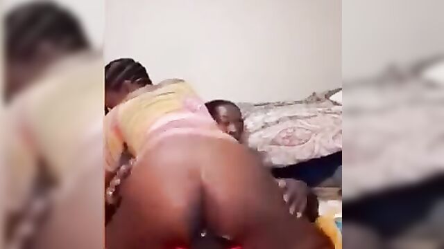 Big booty whore mistakenly sends video of herself and a married man having sex on Valentine’s Day to her WhatsApp group - 3 image