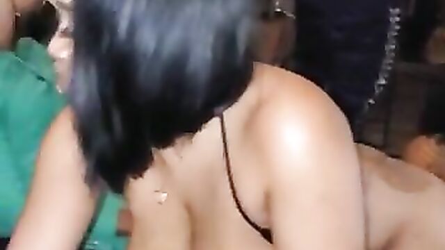 Must Watch: Sex party organized by Nigerian big boys in America with lots of dollars - 5 image