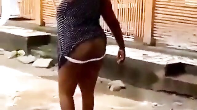 Drunk Mzansi Woman Caught Walking Around In Public Showing Her Naked Ass And Pussy – Part 1 - 5 image