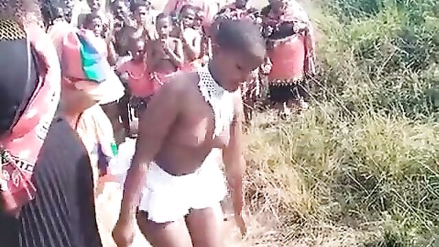 Mzansi School Girl Caught Doing It With Naked Breasts In Public