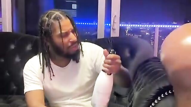 Big ass side chick serves boyfriend a bottle of wine between her booty cheeks! - 5 image