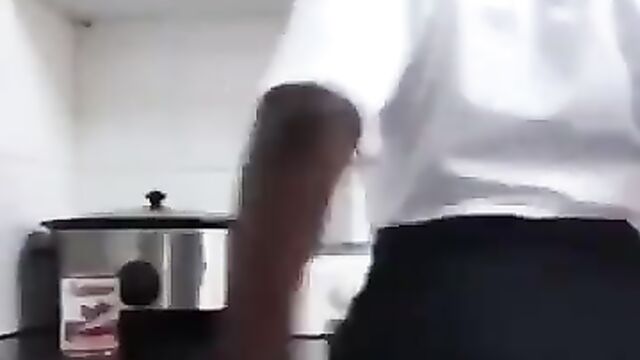 SHS student caught showing her ass and toto - 5 image