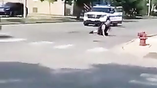 Naked woman with big boobs caught stealing police car in public in Chicago, Illinois, USA - 5 image