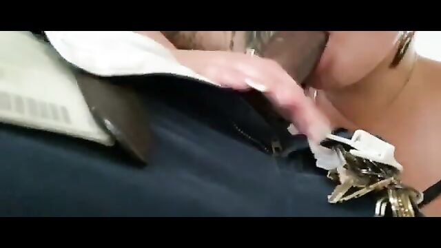 Girl gives man blow job and tells him he’s ‘bigger’ than her boyfriend - 3 image