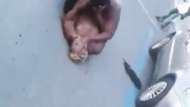 Boobs out as 2 Nigerian women fight in public in Italy over a rich white man - 4 image