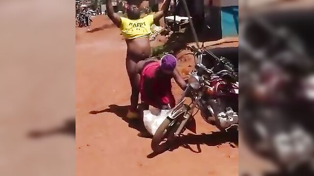 Naked crazy man caught having doggy sex with a woman in public in broad daylight