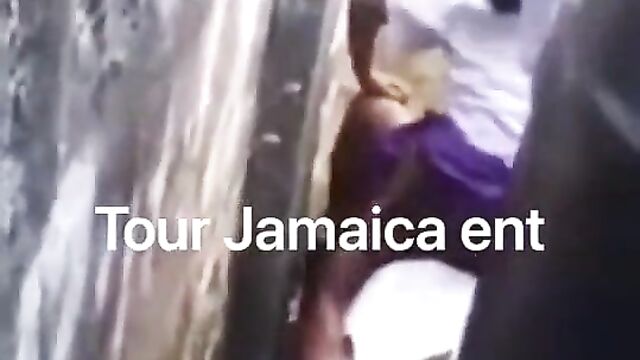 Jamaican School Girl With Big Ass Caught Chopping Her Boyfriend In An Uncompleted Building - 4 image