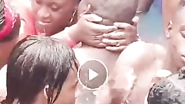 Couple Having Sex In Public Pool - 1 image