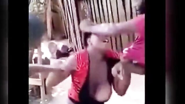 Boobs Out! African Prostitute With Big Breasts Fighting A Client In Public For Not Paying After 4 Rounds Of Sex! - 3 image