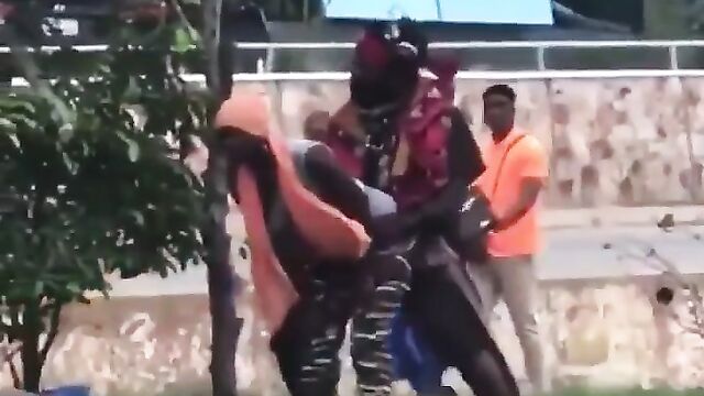 Mad Couple Caught Having Sex Doggy Style On Road Divider In Broad Daylight! - 4 image