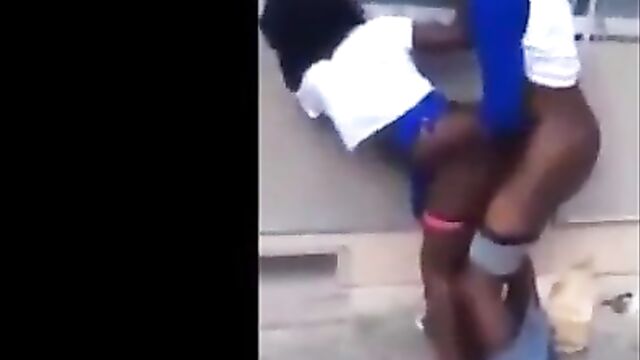 2 students caught pants down having sex outside the school - 5 image