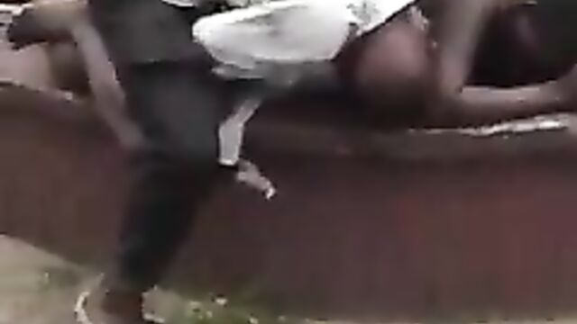 Mad man caught having sex with mad woman in public in Akwa Ibom, Nigeria – Part 2 (Full Video 18+) - 4 image