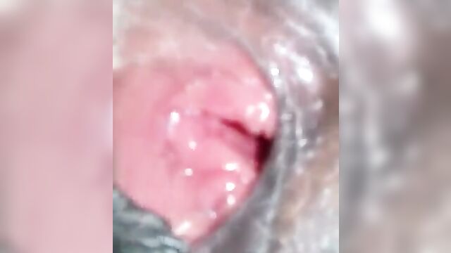 Leaked nude video of whore that she mistakenly uploaded to her WhatsApp status - 2 image