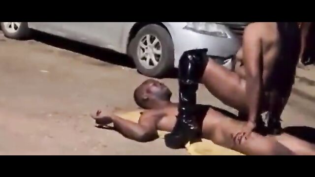 Naked Mzansi Couple Caught Having Sex On The Road In Public