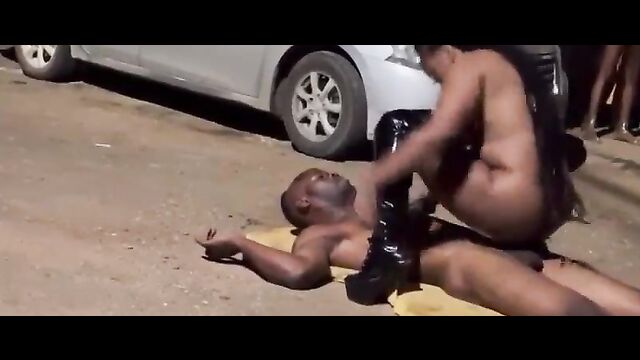 Naked Mzansi Couple Caught Having Sex On The Road In Public - 3 image