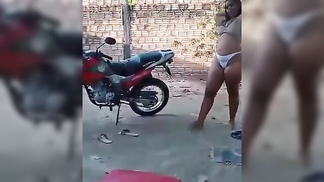 Drunk Ebony Girl Strips NAKED in Public