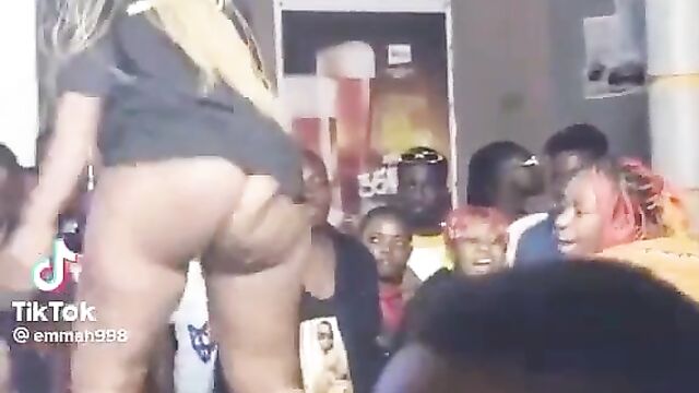 Ass out in public as girl without panties starts doing it at the club - 5 image