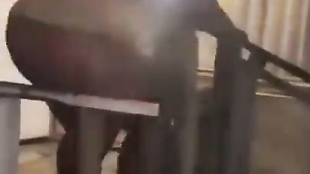 Big girls caught fighting and showing ass - 4 image