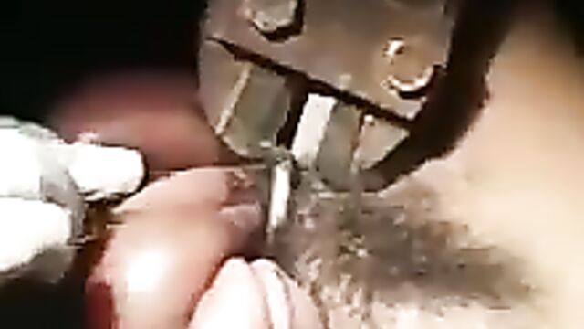 Woman padlocks boyfriend’s dick for cheating on her - 5 image