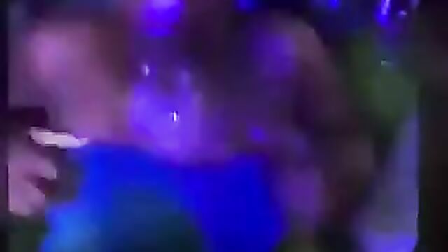 Nigerian girl showing her naked boobs in the club in public - 3 image