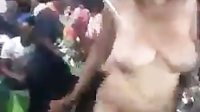 Naked dancer gets fingered at a night party - 4 image