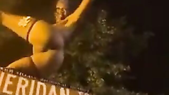 Pussy out in public for Sheridan - 3 image