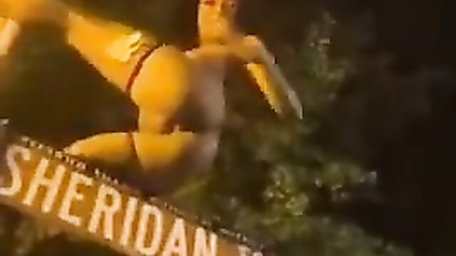 Pussy out in public for Sheridan - 4 image