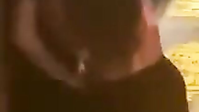 Sex on a public sidewalk - 5 image