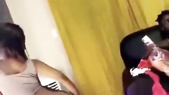 South African girl twerking with her naked butt for alleged Nigerian Yahoo Boys - 4 image